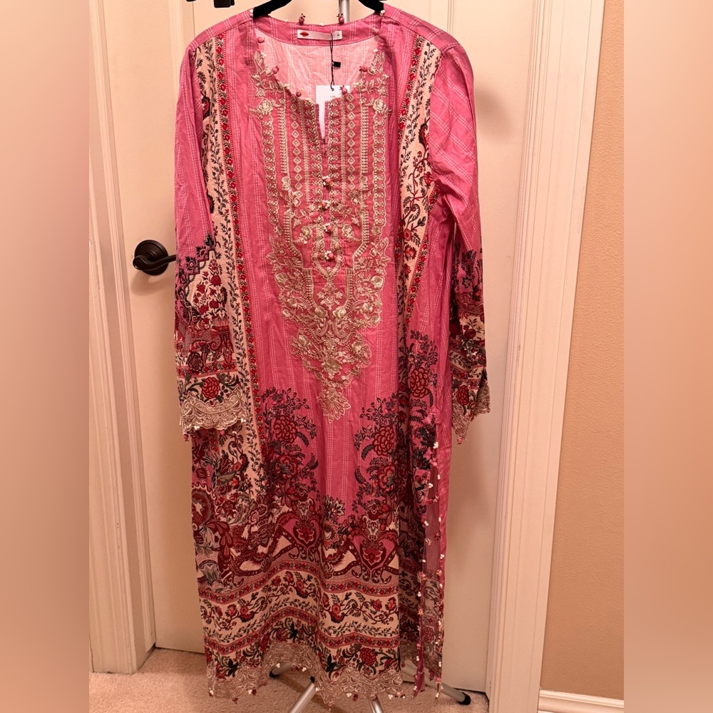NWT Khaadi Embroidered Kurta set with embellishments